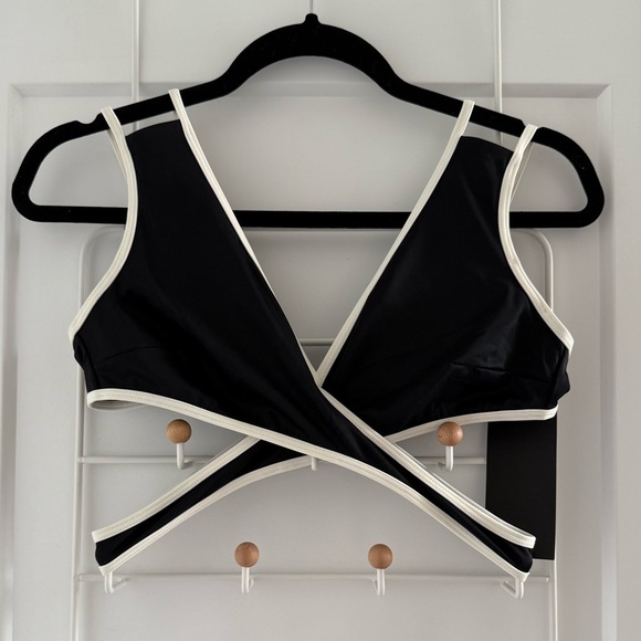 Ciao Sea black & white crossover wrap bikini top - size Medium (M) NWT - Picture 2 of 6